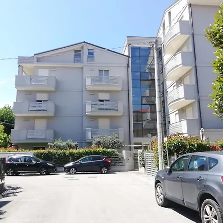 Sea House Fiera Apartment *