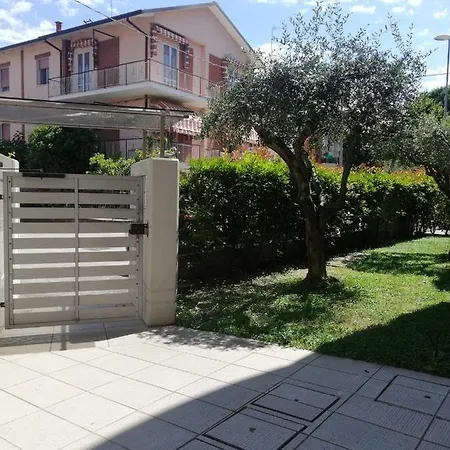 Sea House Fiera Apartment
